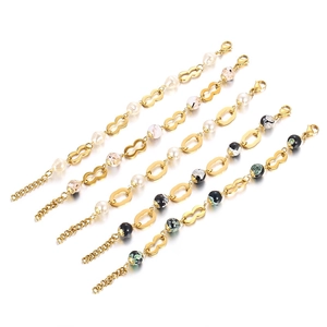 Bracelets minimalistes en titane plaqué or 18 carats avec perles en résine et fermoir mousqueton