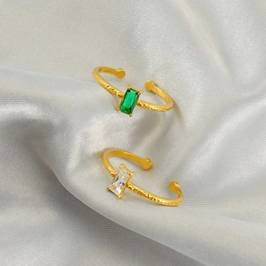 Verstellbare Ringe aus 18k vergoldetem Edelstahl mit Smaragd- und klaren Zirkonsteinen