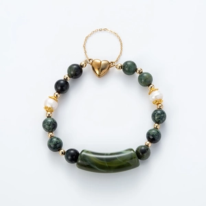 Natural stone beaded bracelet with pearls and gold heart magnetic clasp for women