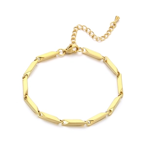 Minimalist gold faceted link chain bracelet in stainless steel with lobster clasp