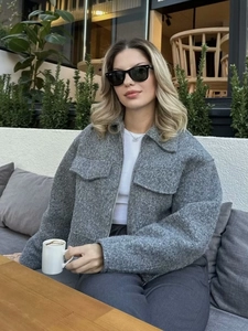 Veste courte en laine grise pour femme avec poches et fermeture éclair style décontracté