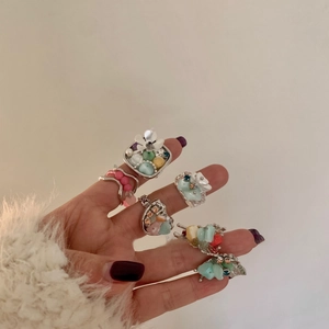 French retro beaded ring set with colorful stones and floral details for women