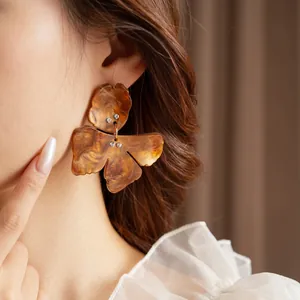Retro resin flower earrings with marble pattern and white crystal inlays for women
