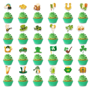 St. Patrick's Day Kleeblatt Cupcake-Topper mit grünen Kleeblatt- und Goldmünzen-Designs