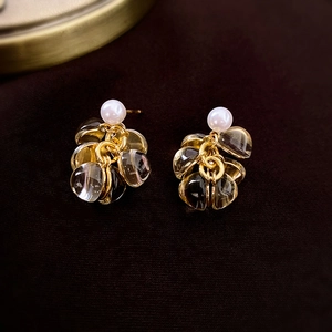 Boucles d'oreilles vintage en perles de résine plaquées or avec cristaux champagne