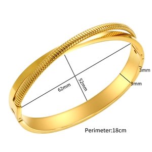 British style gold-plated titanium steel double cross bracelet with 18cm perimeter