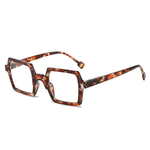 Retro tortoise shell square frame reading glasses with thick geometric temple design