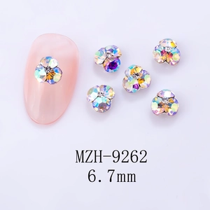 Détail de strass pour ongles fleur aurora 6,7 mm avec base en alliage pour nail art DIY