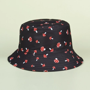 Chapeau bob réversible avec motif de champignons rouges sur tissu noir pour femmes