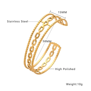 Vue détaillée du bracelet jonc en acier doré de 15 mm avec design de chaîne multicouche