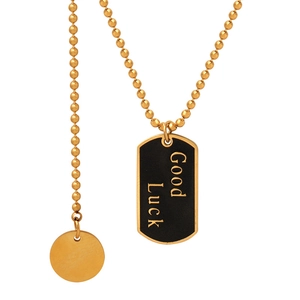 Goldene Edelstahl-Perlenkette mit rechteckigem Good Luck-Anhänger und runder Plakette