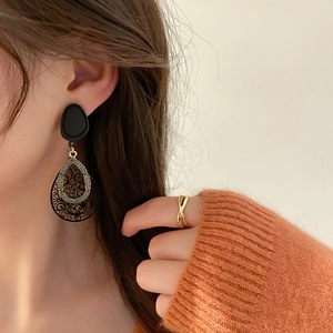 Vintage black teardrop earrings with silver needle and rhinestones in retro fashion style
