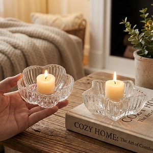 Nordisches Glas-Teelichthalter-Set mit Blumen- und Sternform für die Inneneinrichtung