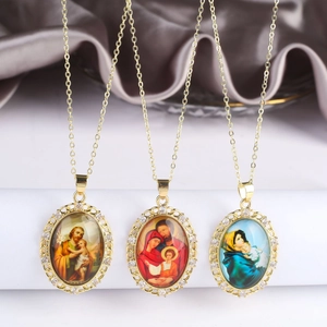Religious Portrait Copper Pendant Necklace Women Vintage Zirconia Inlaid Gold Plated Oval Medallion Jewelry Gift