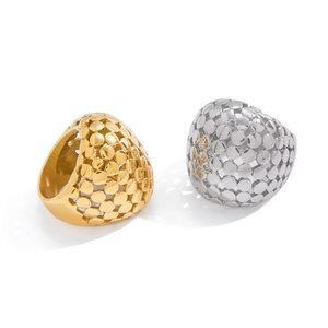 Bague bombée en acier inoxydable avec motif nid d'abeille en finition or et argent