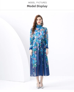 Vista dettagliata di un abito vintage in chiffon a fiori con maniche a sbuffo e cintura