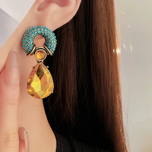 Orecchini vintage in oro con strass blu e cristallo giallo a forma di goccia d'acqua
