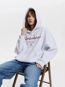 Felpa con cappuccio grigio chiaro da donna con tasca frontale grande e vestibilità ampia