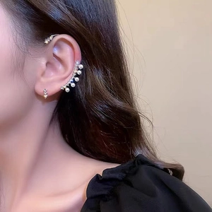 Elegant ear cuff and stud set featuring white pearls and sparkling diamonds for women