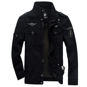 Chaqueta militar negra para hombre con bolsillos cargo y parche de Airborne