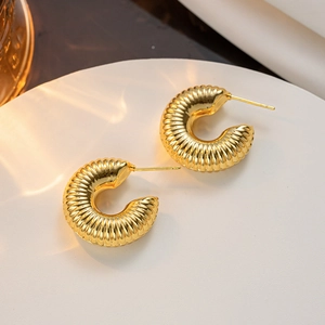 Vintage Hollow Ribbed Hoop Earrings For Women Stainless Steel Gold Plated Croissant C Shaped Stylish Statement Jewelry