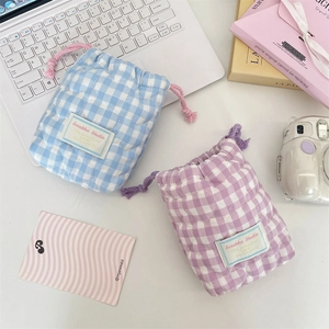 Bolsas acolchadas de cuadros con cordón para cámara en color azul y violeta
