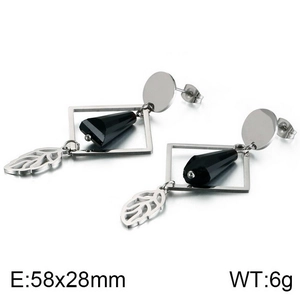Detail view of square leaf drop earrings with dimensions 58x28mm and weight 6g