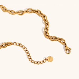 Polished 18K gold-plated stainless steel chain necklace with Santa pendant for women