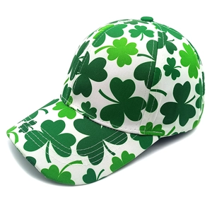 Weiße Baseballkappe mit grünem Kleeblatt-Muster für St. Patrick's Day Partyzubehör