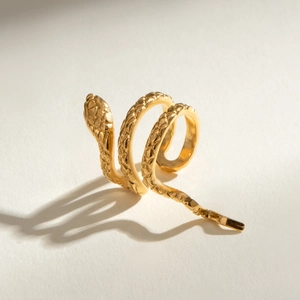 Anello a serpente di lusso in acciaio inossidabile placcato oro 18k con squame a rilievo
