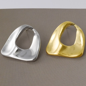 Minimalist 304 stainless steel geometric oval stud earrings in gold and silver finish