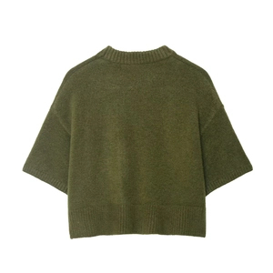 Haut en tricot vert mousse à manches courtes avec ourlet côtelé et encolure ronde