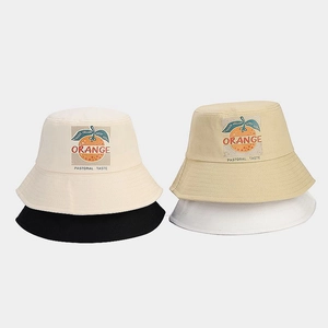 Bobs de style pastoral avec écusson orange en blanc, beige, kaki et noir