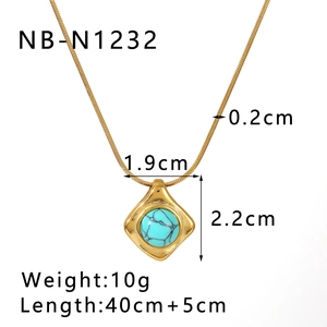 Spécifications de taille pour collier pendentif turquoise en acier plaqué or 18 carats