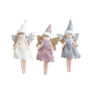 Trois figurines d'anges en peluche crème, rose et gris pour décoration de sapin de Noël