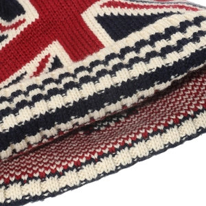 Macro del motivo a maglia Union Jack che mostra la trama della lana di alta qualità e dettagli