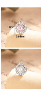 Detail der Mond- und Stern-Ohrstecker mit Zirkonia in Pink und Weiß, 1,0 cm x 0,95 cm