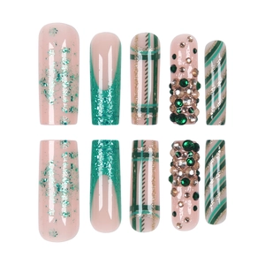 Unghie finte French verde pavone glitterate con forma quadrata lunga e decori strass