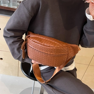 Woven PU Leather Chest Bag Crossbody Waist Pouch Fashion Shell Shape Adjustable Strap Street Style For Women And Men