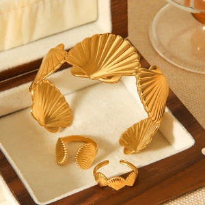Gold shell stainless steel open bracelet and rings jewelry set in a luxury wood box