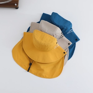 Outdoor Kinder Sonnenhüte mit Nackenschutz und EXPLORE Aufdruck in Gelb, Beige und Blau