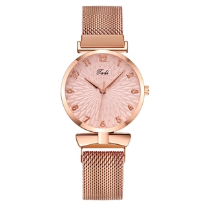 Montre femme or rose avec bracelet en maille milanaise et cadran numérique Tadi
