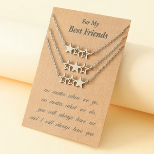 Set di tre collane con stelle in acciaio inossidabile su scheda Best Friends
