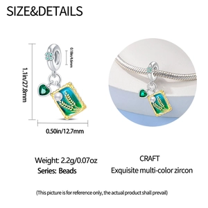 Detailed size specifications and weight info for the oil painting pendant bead