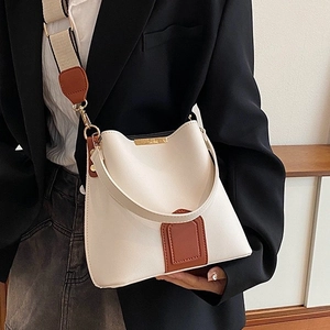 Women Retro PU Leather Bucket Bag Wide Shoulder Strap Crossbody Handbag Korean Style Versatile Fashion Contrast Color