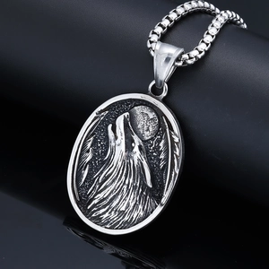 Collier avec pendentif tête de loup en acier inoxydable rétro et boussole viking gris argent