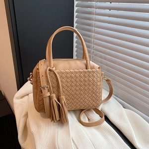 Woven PU Leather Handbag With Tassel Decor Elegant Crossbody Bag For Women Minimalist Shoulder Purse Zipper Closure