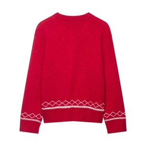 Pull en maille rouge à col rond avec coutures géométriques blanches aux poignets