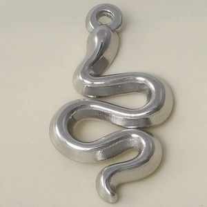 Detailed view of a 304 stainless steel snake pendant for DIY necklace jewelry making