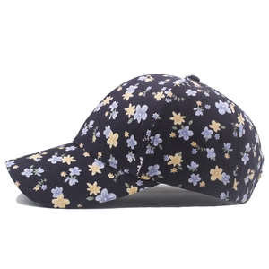 Casquette de baseball en coton pour femmes avec motif floral sur fond bleu marine